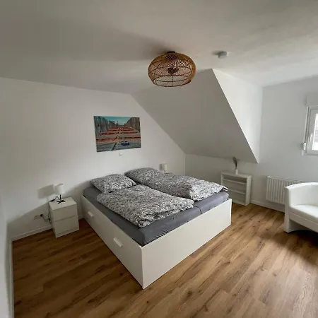 Gemuetliche Sanierte Mit Klimaanlage Апартаменты *